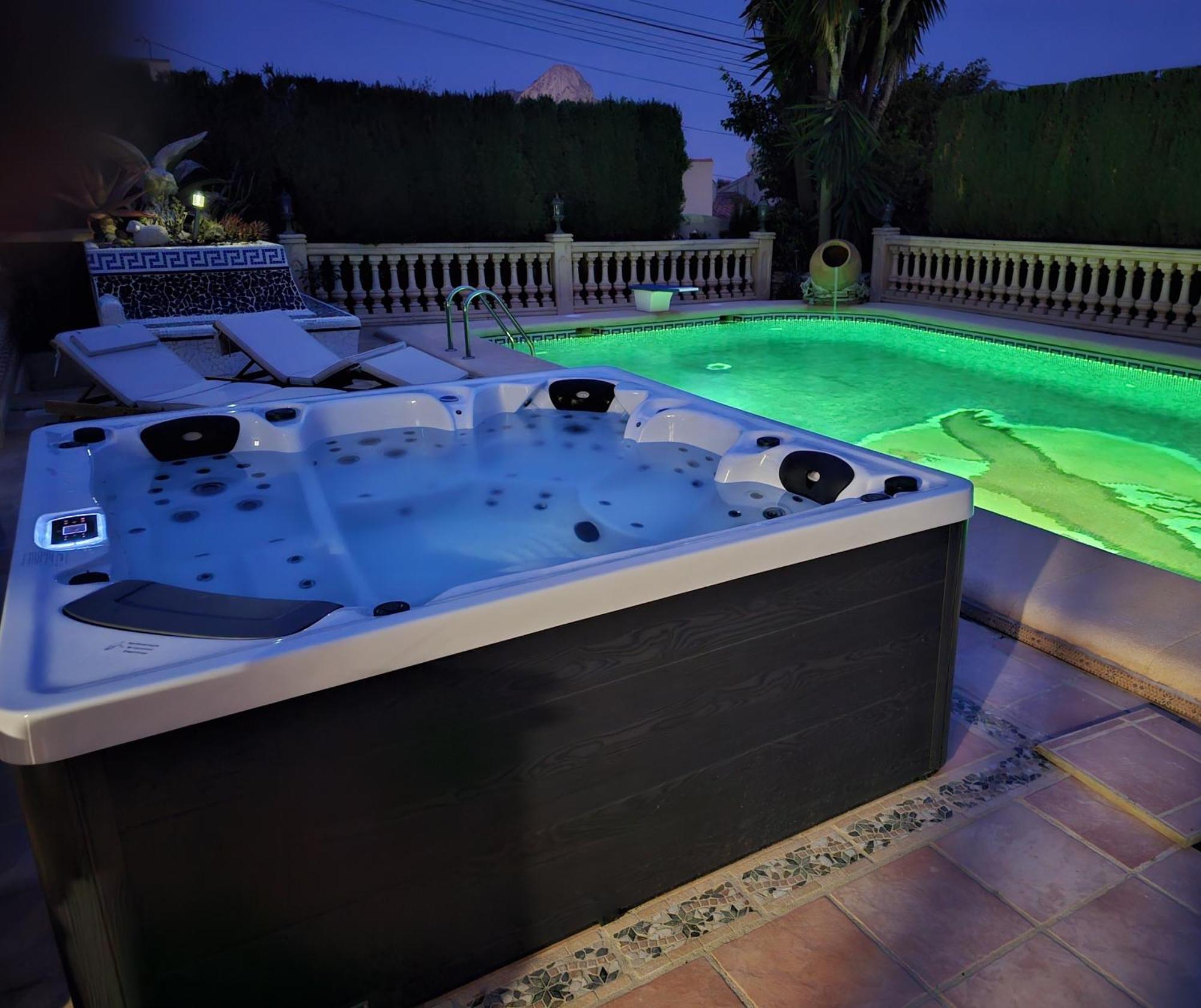 Luxury Villa - Pool, Hot Tub, Aircon, Tvs, Home Cinema, Office, Gbit Internet, Sports Equipment Calpe Zewnętrze zdjęcie