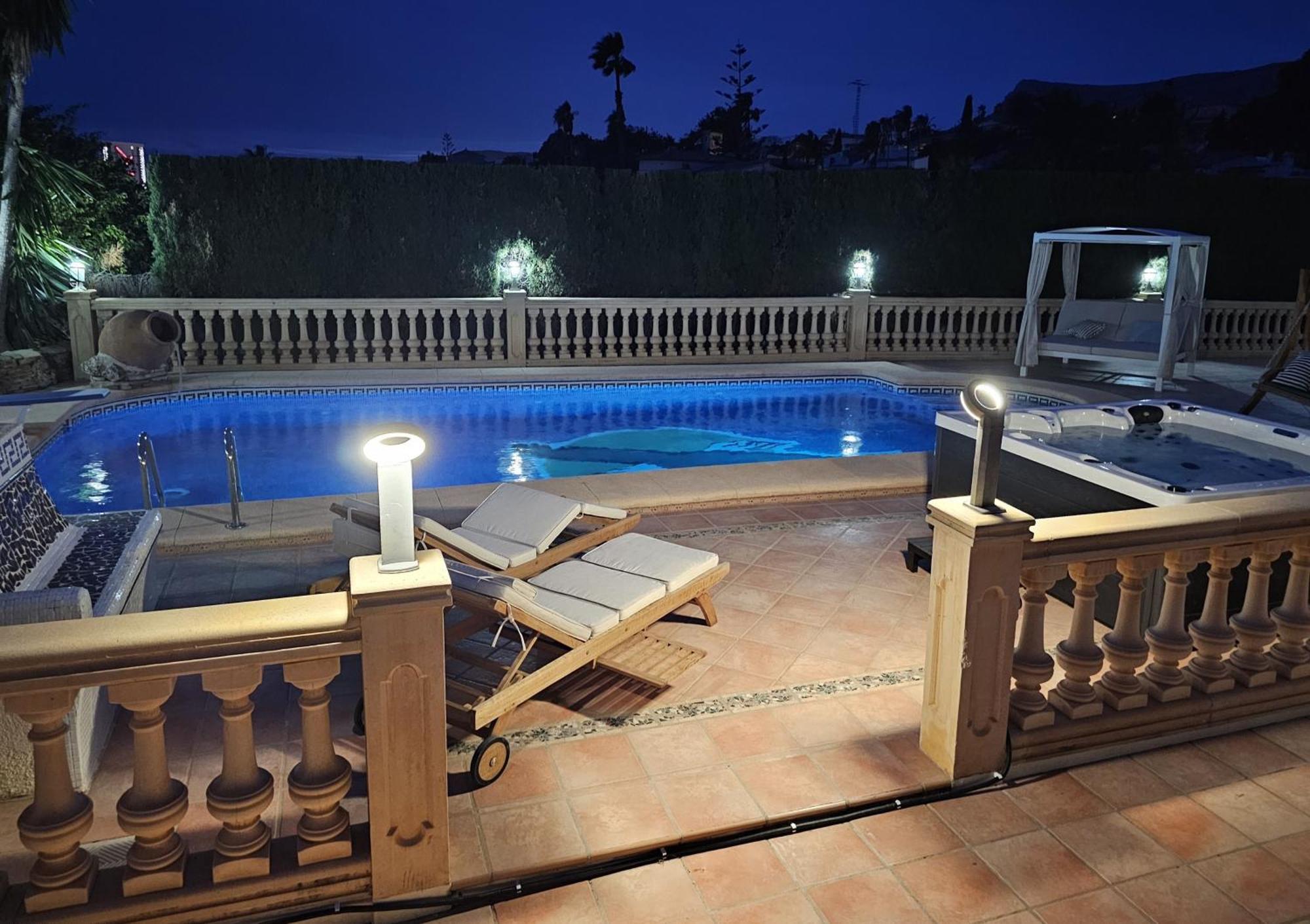 Luxury Villa - Pool, Hot Tub, Aircon, Tvs, Home Cinema, Office, Gbit Internet, Sports Equipment Calpe Zewnętrze zdjęcie